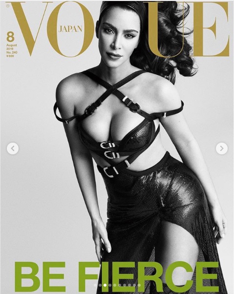 日本版『VOGUE』8月号でのキム（画像は『Kim Kardashian West　2019年6月21日付Instagram「4 VOGUE JAPAN COVERS!!!」』のスクリーンショット）