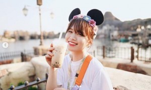 ディズニーシーでのゆうこす（画像は『ゆうこす 菅本裕子　2019年7月28日付Instagram「先日、ディズニーシーに行ってきました！」』のスクリーンショット）