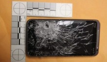 【米国発！Breaking News】“胸のスマホ”が銃弾を止めた。強盗の発砲に男性が奇跡の命拾い。（フロリダ州）