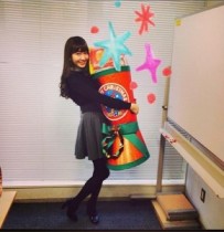 【エンタがビタミン♪】小嶋陽菜がもらったビッグなクリスマスプレゼント。「何が入ってるの？」