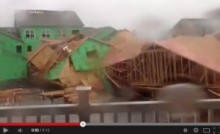 【米国発！Breaking News】ノースカロライナ州都を暴風が襲う。建設中のアパートが倒壊。＜動画あり＞