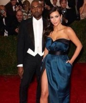 【イタすぎるセレブ達】キム・カーダシアン、「Met Gala」で今年もお騒がせ。下着が丸見えに！