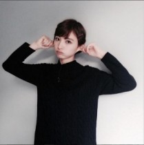 【エンタがビタミン♪】篠田麻里子が耳マッサージ。丸顔に悩みながらも日常では“リア充”を実感。