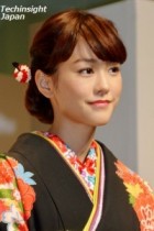 【エンタがビタミン♪】桐谷美玲、新聞紙の“鬼の手”でぬ～べ～になりきる。律子先生がまさかの変身!?