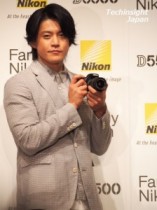 【エンタがビタミン♪】小栗旬、イクメンぶりをプライベートショットで披露。“お食い初め”は妻・山田優の手料理で。