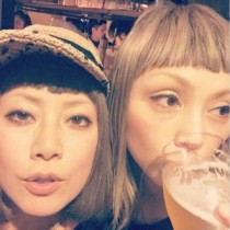 【エンタがビタミン♪】大貫亜美が吉村由美とのツーショットを披露。PUFFYデビュー19周年を祝う。