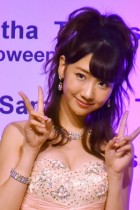 【エンタがビタミン♪】柏木由紀キャバ嬢コスプレで登場。お辞儀胸元に視線集中。