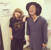 【エンタがビタミン♪】PUFFY亜美が“おちょけの図”　渡辺シュンスケのシンガポール行き引き止める