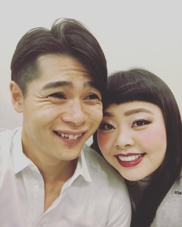 微妙な関係が続く吉村崇と渡辺直美（出典：https://www.instagram.com/hnkyoshimura）