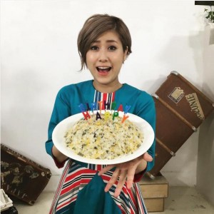 【エンタがビタミン♪】IMALU、誕生日祝いの“チャーハンケーキ”に複雑!?　「天才」「違和感あり」とウケる