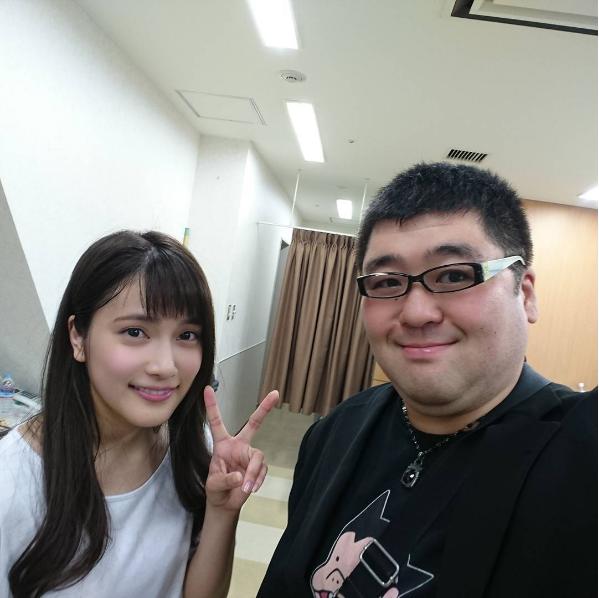 入山杏奈の楽屋を訪れた太田プロの先輩・須藤公一（出典：https://www.instagram.com/sudoh51）