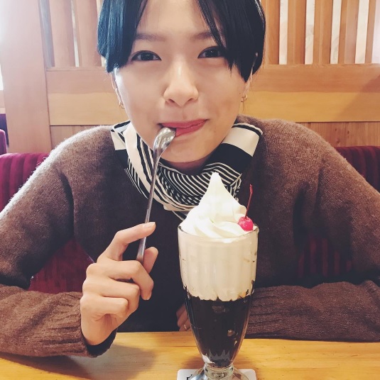 念願のコーヒーゼリーに喜ぶ榮倉奈々（出典：https://www.instagram.com/nana_eikura）