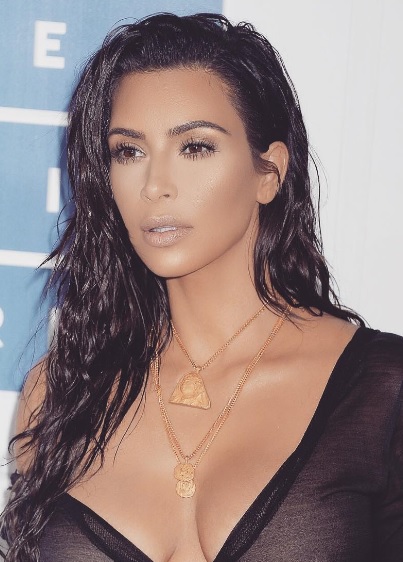 キム・カーダシアン、窮地のカニエにこのまま寄り添えるか（出典：https://www.instagram.com/kimkardashian）