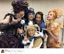 【エンタがビタミン♪】加藤清史郎や秋本奈緒美、吉田メタルの“変身”ぶりが圧巻　『スマイルマーメイド』記念写真