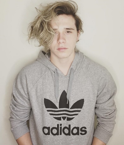 ブルックリンの動画に、父デヴィッドもついコメント（出典：https://www.instagram.com/brooklynbeckham）