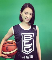 【エンタがビタミン♪】秋元才加の“B.LEAGUE”スタイルに「美人過ぎるバスケ選手？」