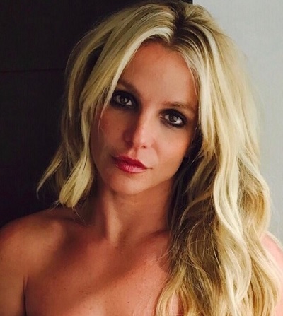 ブリトニー、口パクなしは厳しい？（画像は『Britney Spears 2017年6月3日付Instagram』のスクリーンショット）