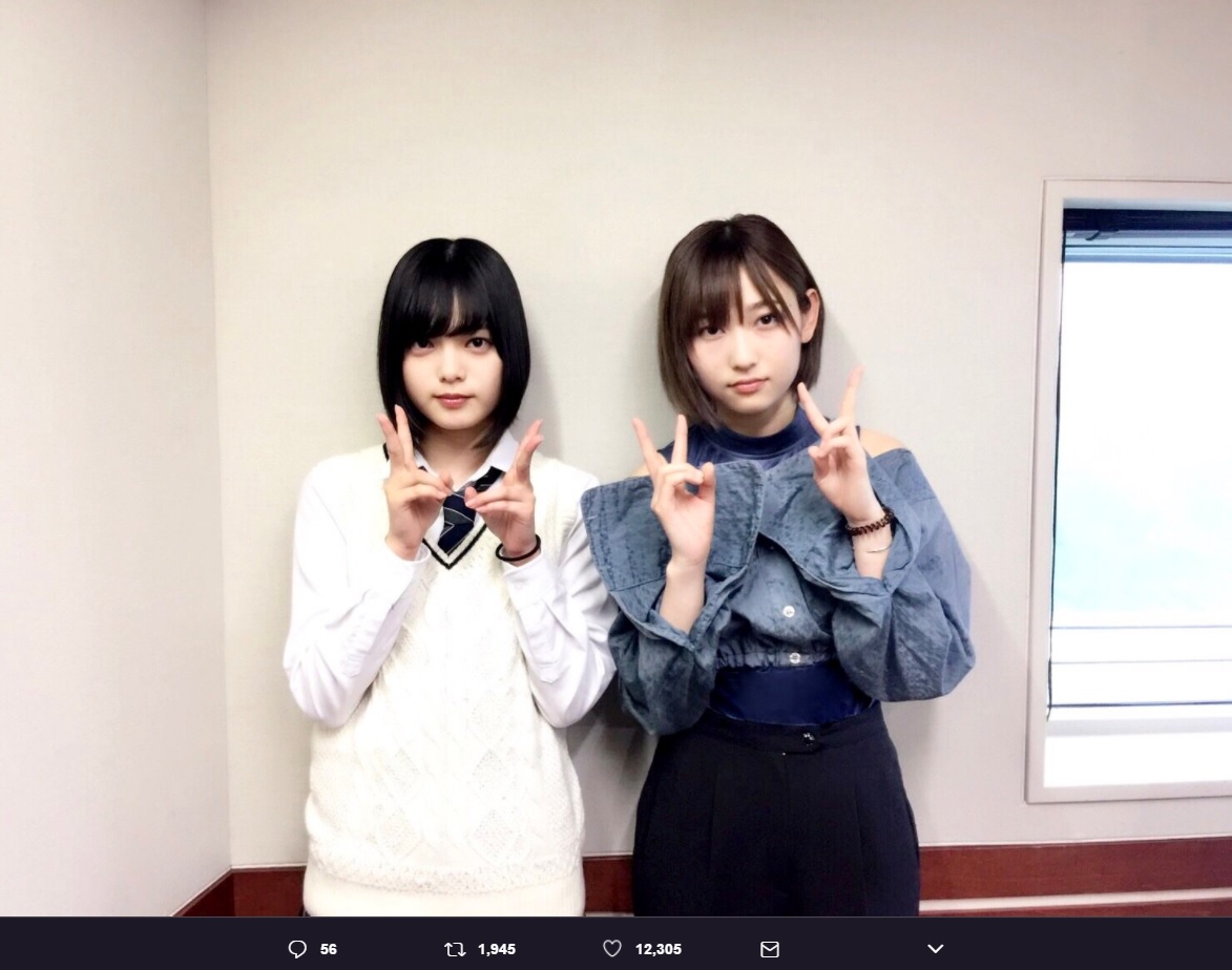 ラジオ番組での平手友梨奈と志田愛佳（画像は『欅坂46 2017年6月20日付Twitter「この後22:15頃～TOKYO-FM「SCHOOL OF LOCK!」」』のスクリーンショット）