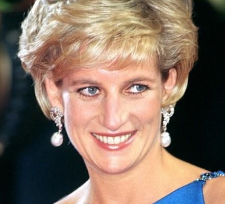 ダイアナ妃の苦悩が話題に（画像は『Lady Diana Foundation 2013年10月12日付Facebook「“Do random act of kindness without expecting anything in return, but keep the faith that one day someone might do the same for you.” - Lady Diana」』のスクリーンショット）