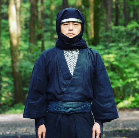 『僕の金ケ崎』では忍者役で出演も（画像は『バカリズム　2017年7月18日付Instagram「服部君。」』のスクリーンショット）