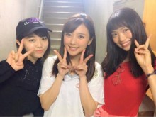 【エンタがビタミン♪】真野恵里菜、峯岸みなみ、北原里英がレアショット　舞台観劇で久々の再会