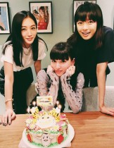 【エンタがビタミン♪】榮倉奈々、鈴木えみの誕生日会で「母になっても、変わらず可愛い」と祝福