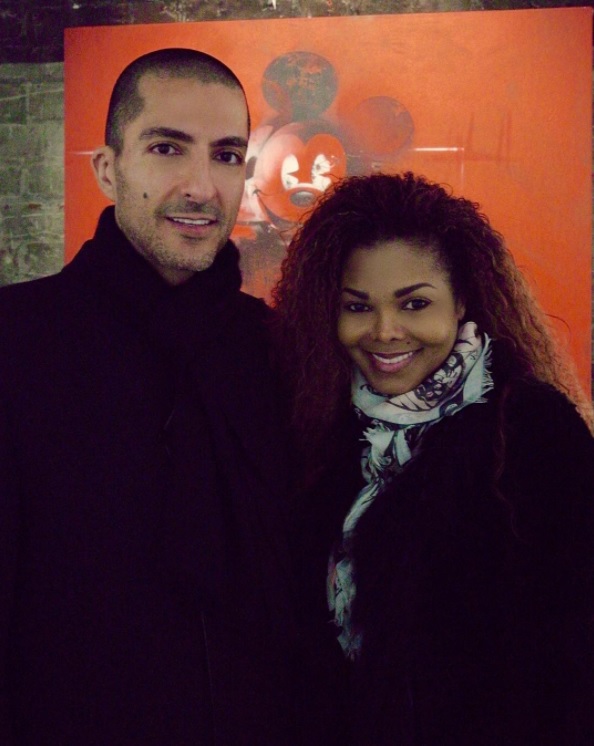 ジャネット、笑顔の裏で…（画像は『Janet Jackson　2016年2月13日付Instagram「Took a break from tour prep to attend 10th Anniversary of Lazarides Gallery n London with my sweetie... See you soon」』のスクリーンショット）