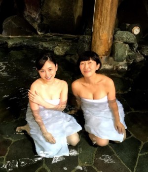 【エンタがビタミン♪】たんぽぽ川村＆杉原杏璃が温泉ロケ　“H＆Gカップ”の入浴ショット公開