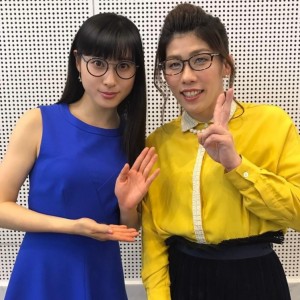 【エンタがビタミン♪】土屋太鳳『メガネベストドレッサー賞』で吉田沙保里と鮮やか2ショット　翌日は『美脚大賞』も受賞