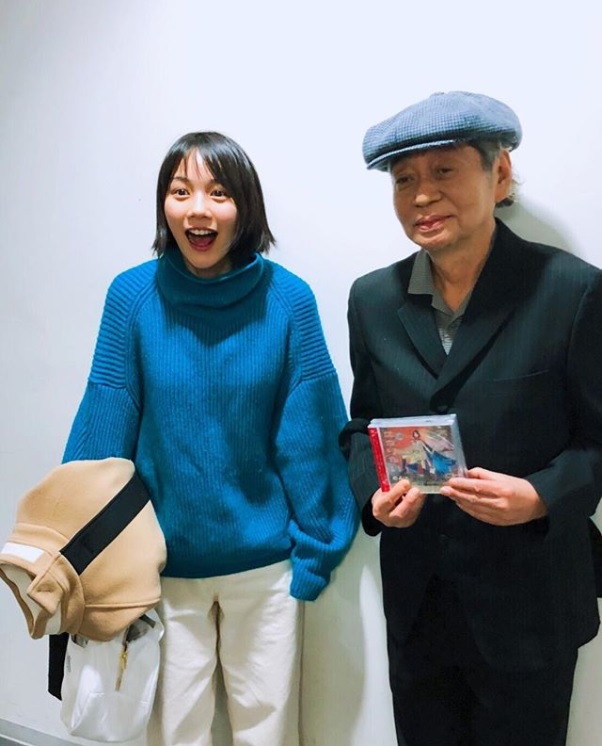 のんと細野晴臣（画像は『のん　2017年12月27日付Instagram「先日、矢野顕子さんとTin Panさんの大手町ライブに行った時」』のスクリーンショット）