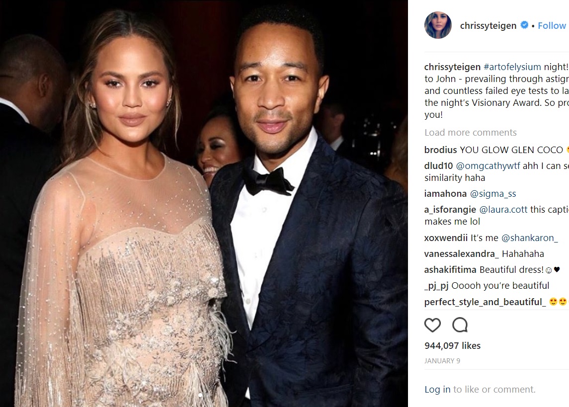 相変わらず夫婦円満のクリッシー＆ジョン（画像は『chrissy teigen　2018年1月8日付Instagram「＃artofelysium night! Congrats to John - prevailing through astigmatism and countless failed eye tests to later win the night’s Visionary Award.」』のスクリーンショット）