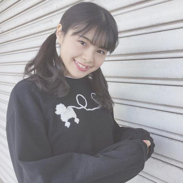 本間日陽、握手会での服装（画像は『本間日陽　2018年1月7日付Instagram「握手会ありがとうございました」』のスクリーンショット）