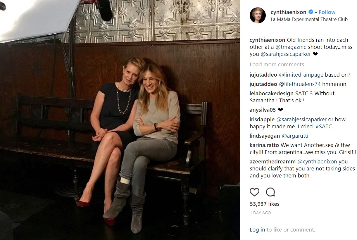 ミランダ＆キャリー、こちらは今も親友!?（画像は『Cynthia Nixon　2018年2月26日付Instagram「Old friends ran into each other at a ＠tmagazine shoot today...miss you ＠sarahjessicaparker」』のスクリーンショット）