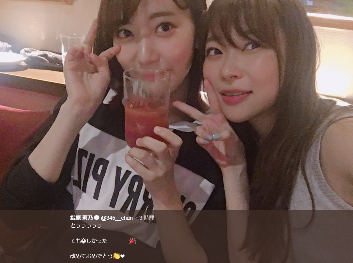 宮脇咲良と指原莉乃（画像は『指原莉乃　2018年3月28日付Twitter「とっっっっっても楽しかったーーーー」』のスクリーンショット）