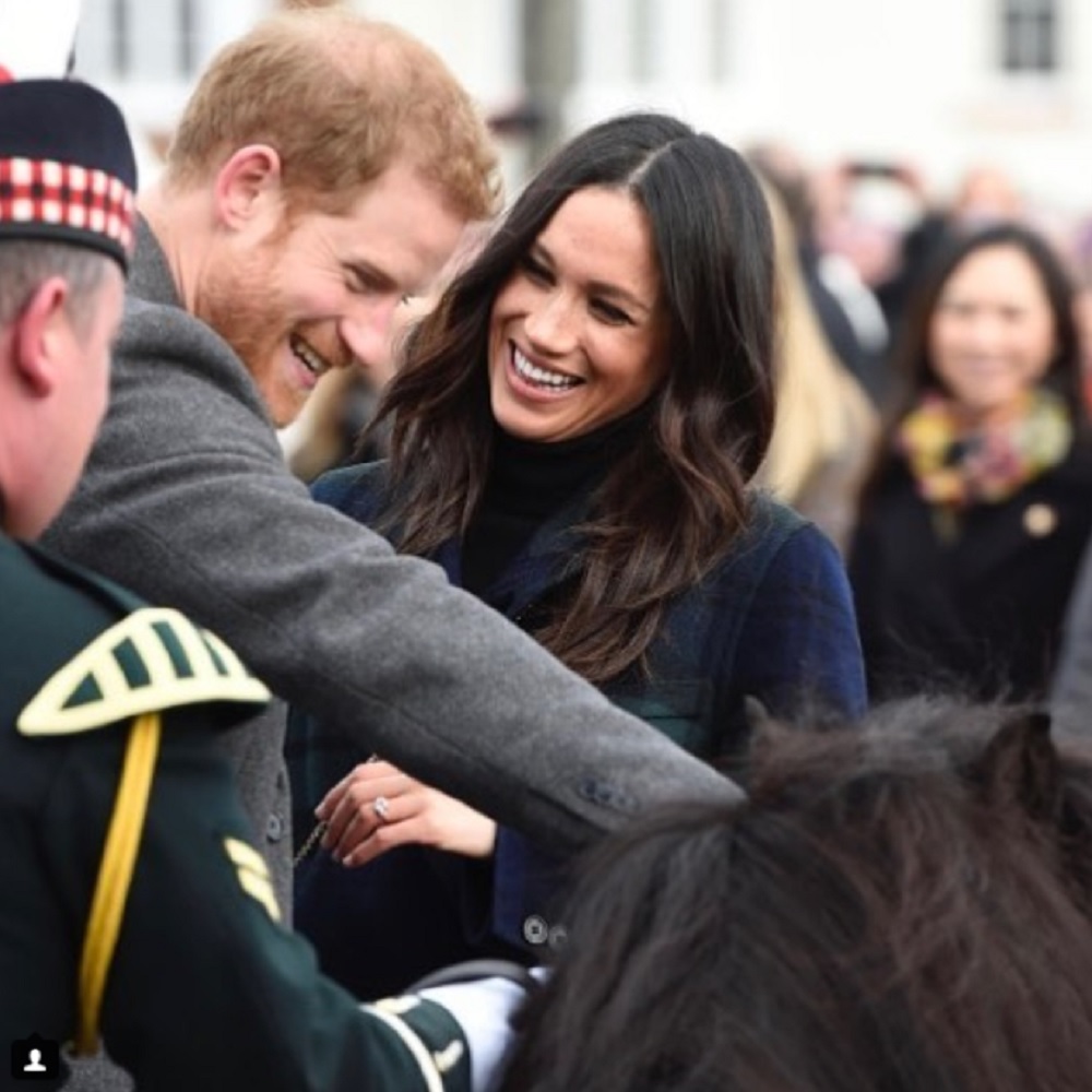 メーガンさん、すでに結婚前祝い「ブライダルシャワー」も？（画像は『Kensington Palace　2018年2月14日付Instagram「Prince Harry and Ms. Meghan Markle were greeted on arrival at Edinburgh Castle today by Shetland pony Cruachan, the mascot of the Royal Regiment of Scotland」』のスクリーンショット）