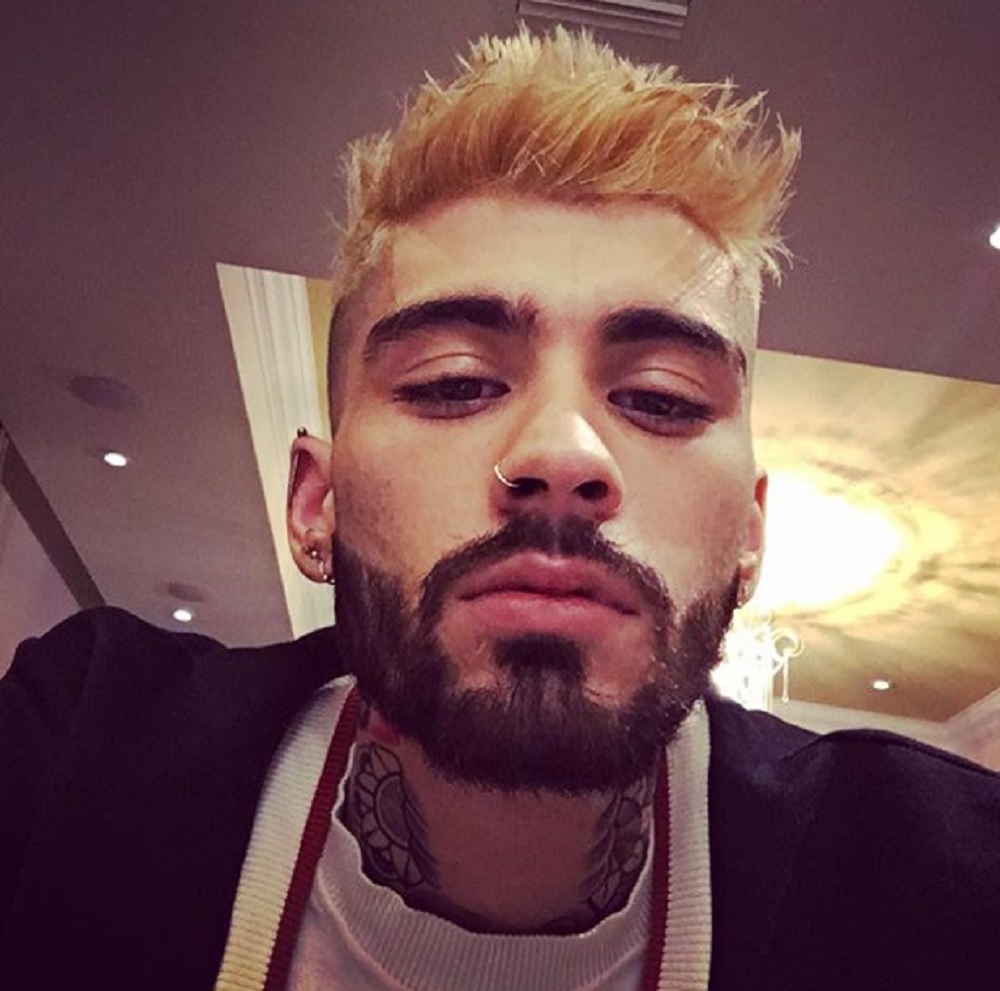 ゼインが金髪に（画像は『Zayn Malik　2018年3月22日付Instagram』のスクリーンショット）