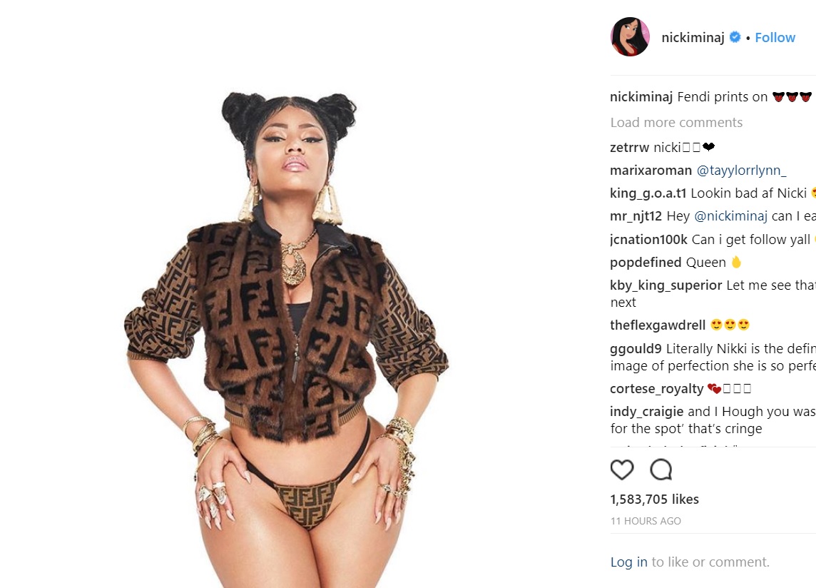 ニッキー・ミナージュ、超ダイナマイトな写真を投稿（画像は『nickiminaj　2018年4月22日付Instagram「Fendi prints on」』のスクリーンショット）