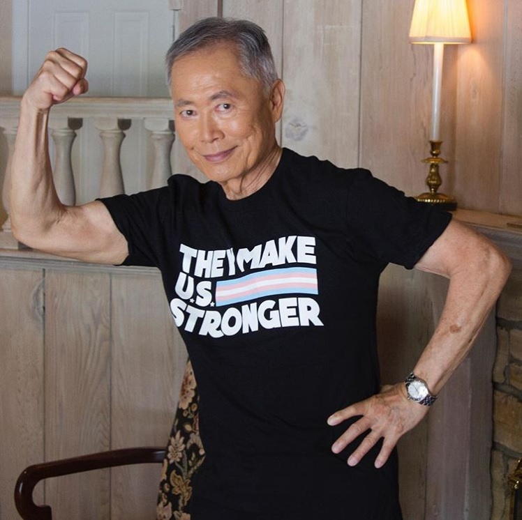 ジョージ・タケイ、セクハラ疑惑に言及（画像は『George Takei　2017年8月24日付Instagram「Don’t be distracted by my muscles… this is a serious post. Our brave transgender soldiers in the military make us all stronger as a country.」』のスクリーンショット）