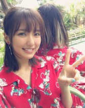 【エンタがビタミン♪】真野恵里菜“TDL”でミニーアロハのおそろコーデ「幸せいっぱいの1日でした」