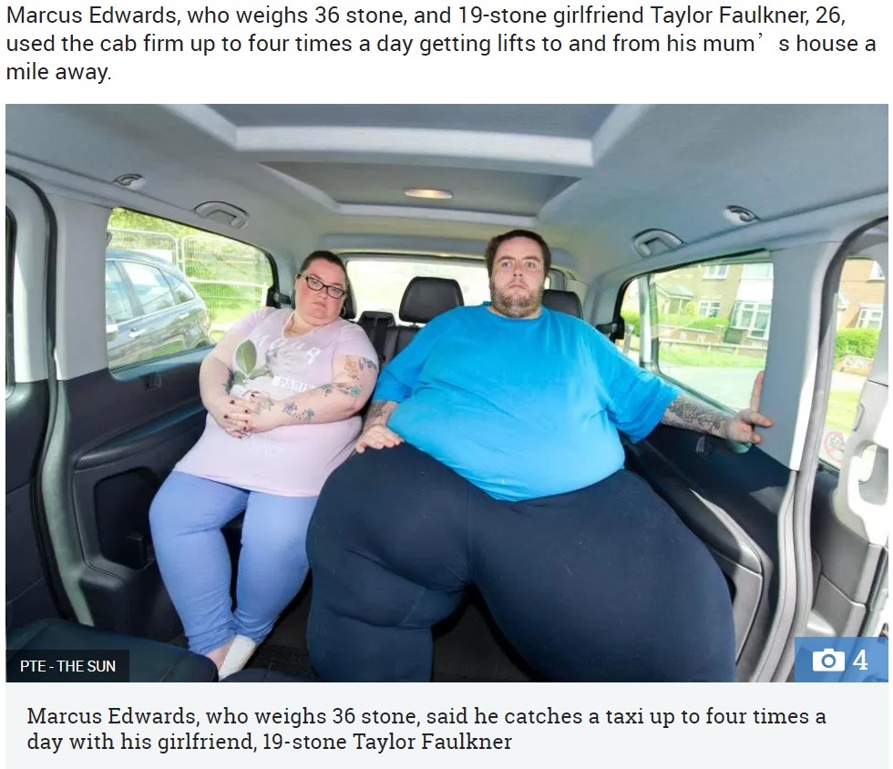 タクシー会社の乗車拒否に不服の肥満カップル（画像は『The Sun　2018年5月8日付「STEERING CLEAR Couple who weigh 55 stone combined ‘banned from taxis after 36-stone boyfriend broke car suspension’」（PTE-The Sun）』のスクリーンショット）