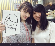 【エンタがビタミン♪】宮脇咲良“画伯”が横山由依総監督の似顔絵に挑戦　横山本人は「お気に入りです！」