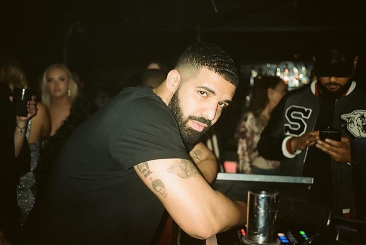 ドレイクがパパだった？（画像は『champagnepapi　2018年4月10日付Instagram』のスクリーンショット）