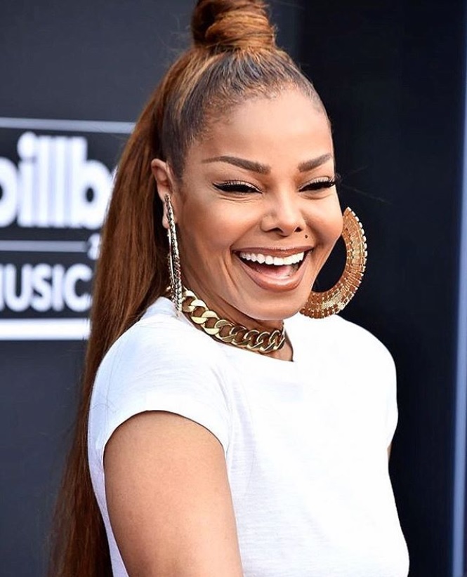 ジャネット、今は笑顔を見せるように（画像は『Janet Jackson　2018年5月22日付Instagram』のスクリーンショット）