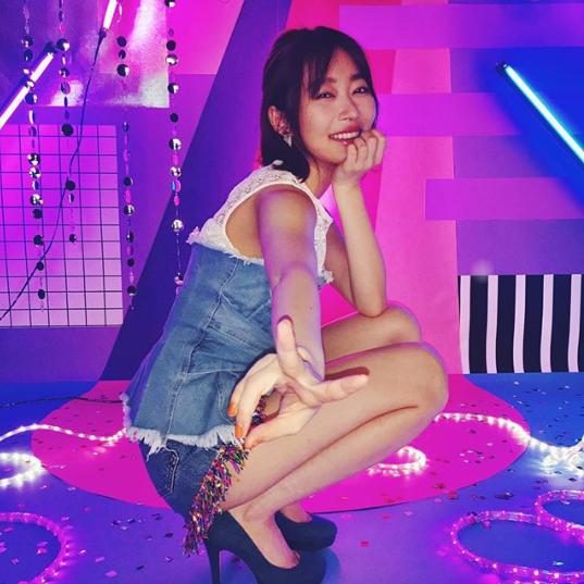 指原莉乃の“HKT48生写真”（画像は『Rino Sashihara　2018年5月31日付Instagram「＃HKT生写真 ＃何月売りか不明」』のスクリーンショット）