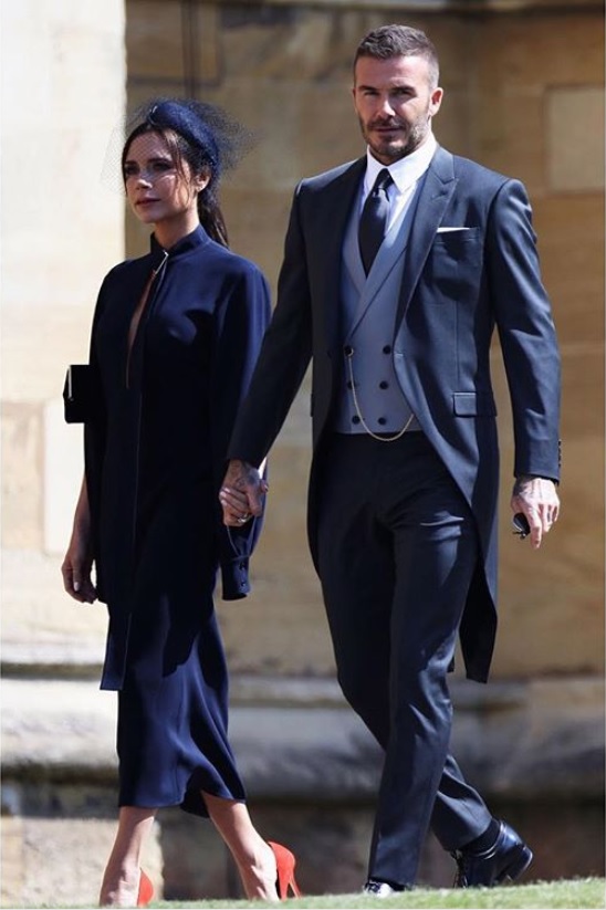 やっぱり世界の憧れ“Posh and Becks”（画像は『Victoria Beckham　2018年6月7日付Instagram「To support the incredible work of The We Love Manchester Emergency Fund and the families affected by the Manchester attack last year, ＠davidbeckham and I have partnered with ＠omazeworld to give you the chance to own our wedding outfits.」』のスクリーンショット）