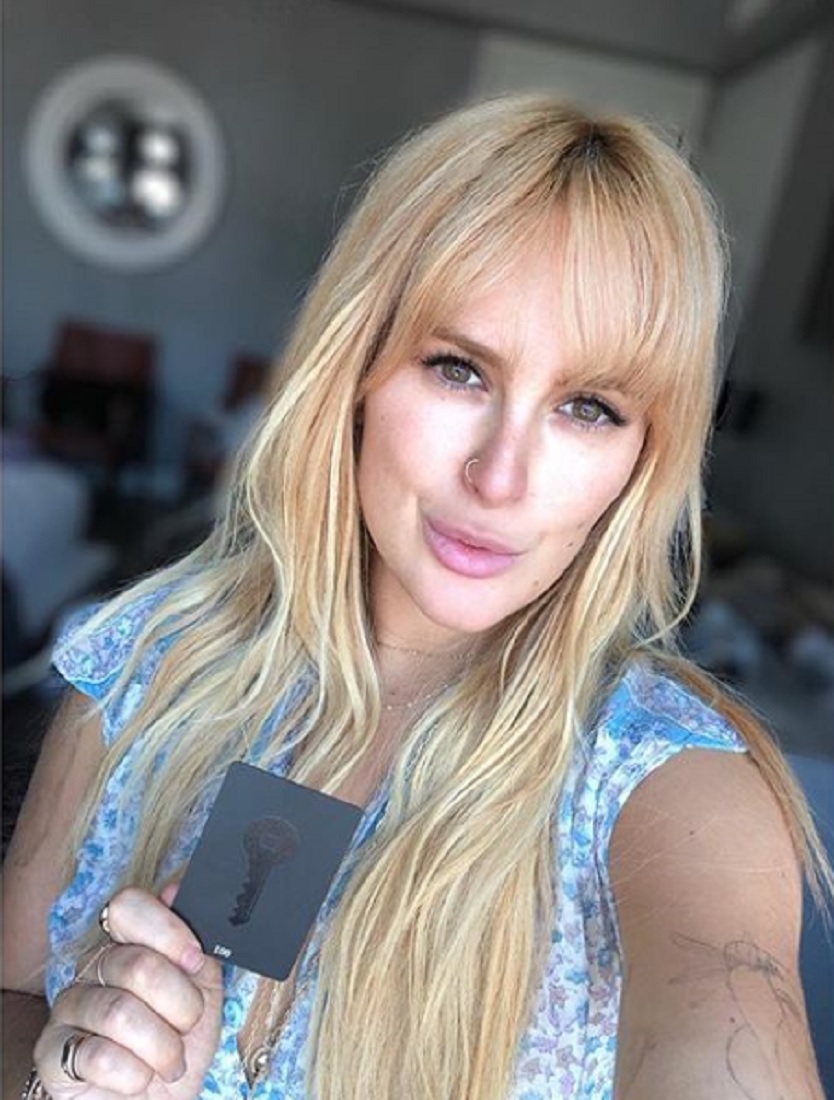 ファンから「ダリル・ハンナのよう」とも（画像は『Rumer Willis　2018年7月2日付Instagram「＠dreamhotels thank you for making me an honorary member of the Keyed In initiative this summer.」』のスクリーンショット）