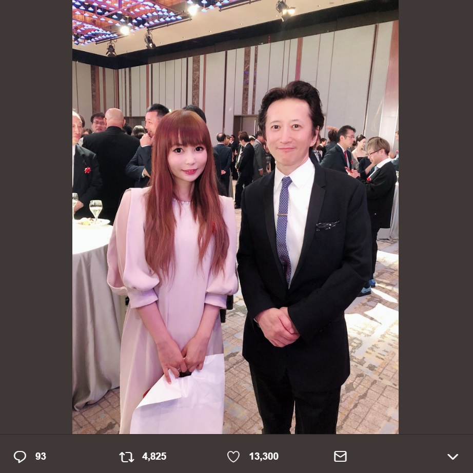 中川翔子と荒木飛呂彦氏（画像は『中川翔子　2018年8月21日付Twitter「荒木飛呂彦先生にお会いできました!!!!」』のスクリーンショット）