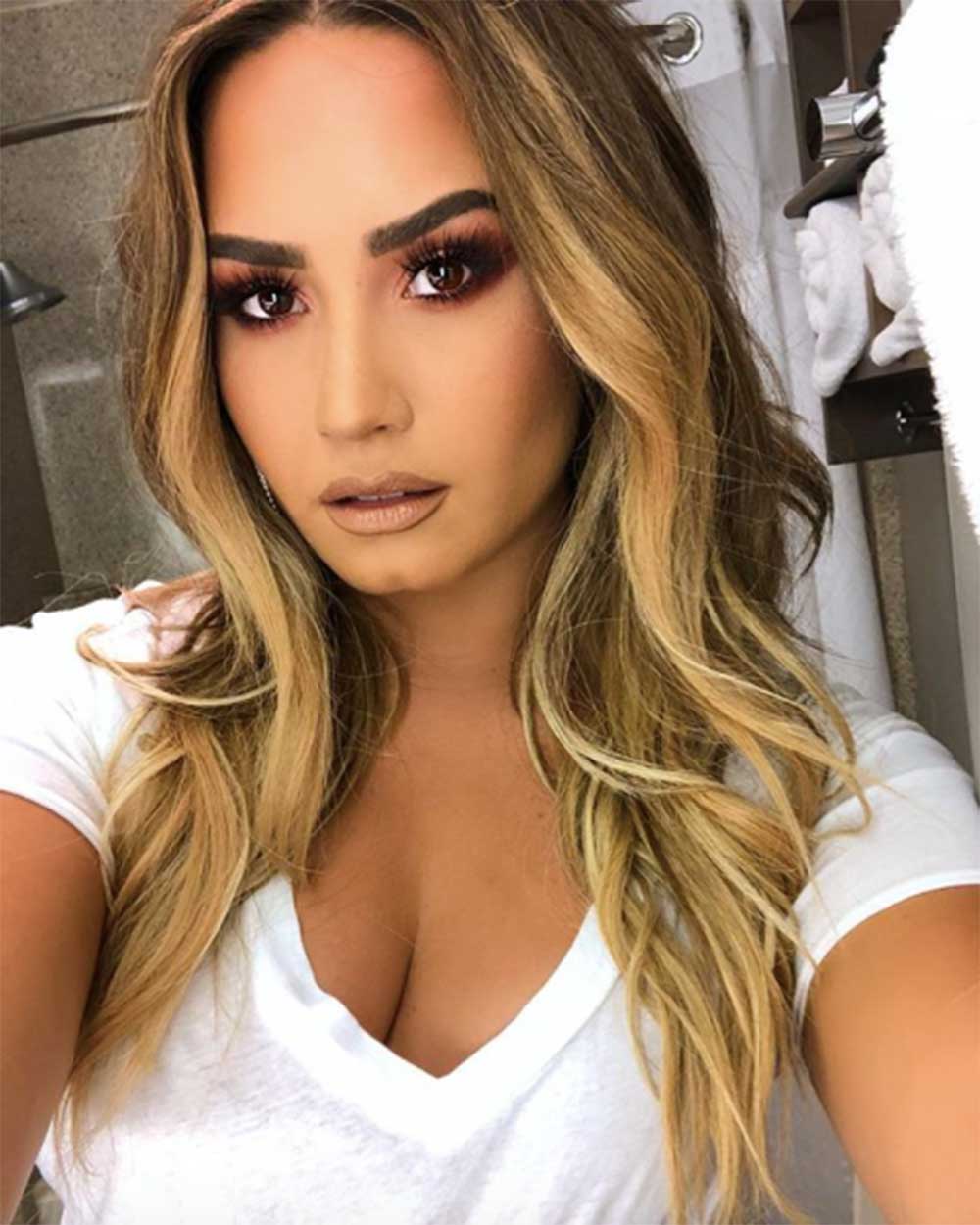 7月にデミが投稿したセルフィー（画像は『Demi Lovato　2018年7月23日付Instagram』のスクリーンショット）