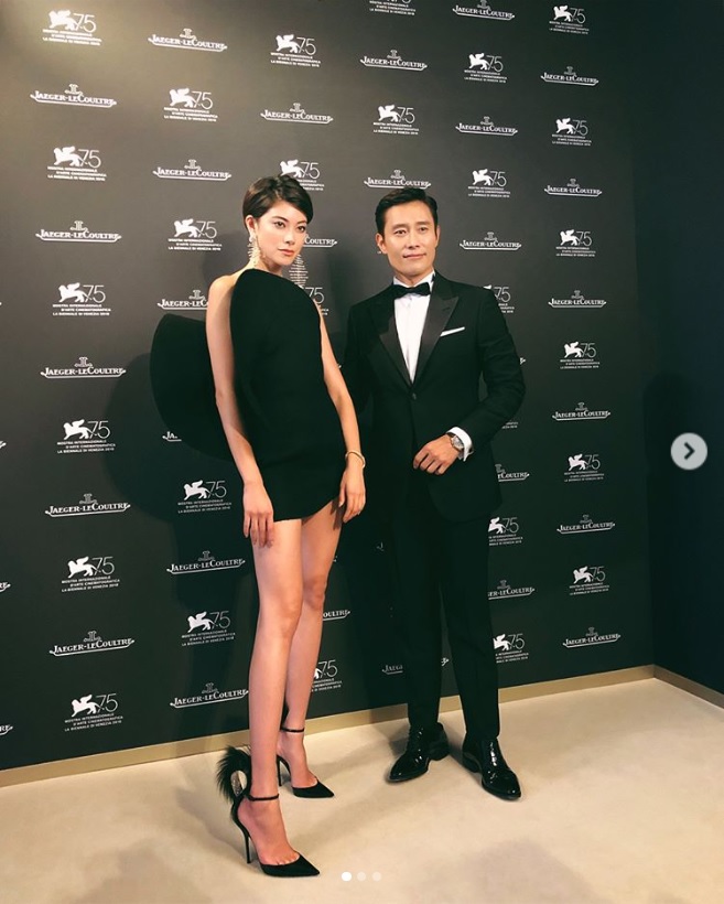 森星とイ・ビョンホン（画像は『森星（Hikari Mori）　2018年9月1日付Instagram「LeeByungHun ＠jaegerlecoultre」』のスクリーンショット）