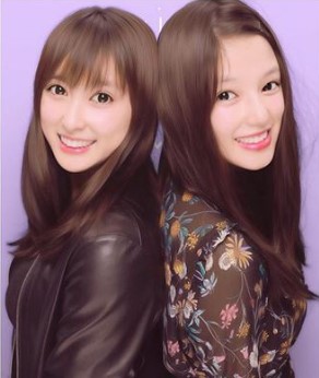 土屋太鳳と石井杏奈、出会った記念のプリクラ（画像は『石井杏奈　2018年10月18日付Instagram「偶然、街中で会って撮りました」』のスクリーンショット）